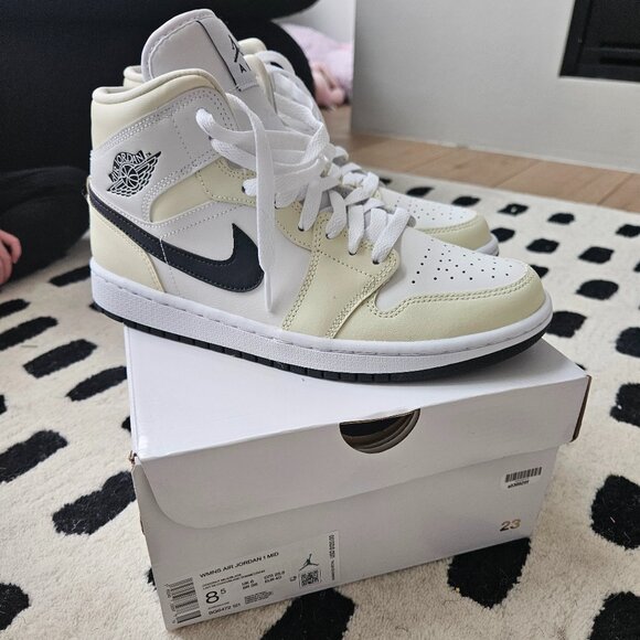 Women's Air Jordan 1 Mid - Picture 7 of 7